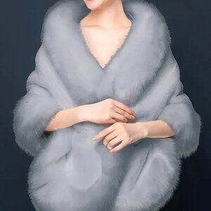 Baroque Style Faux Fur Shawl - Gray - OS